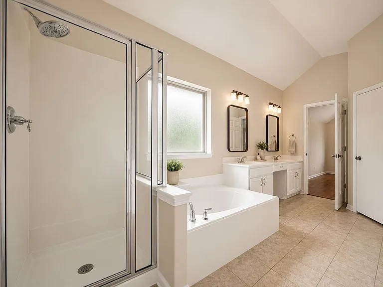 9010 Carriage Point Dr — Photo 7