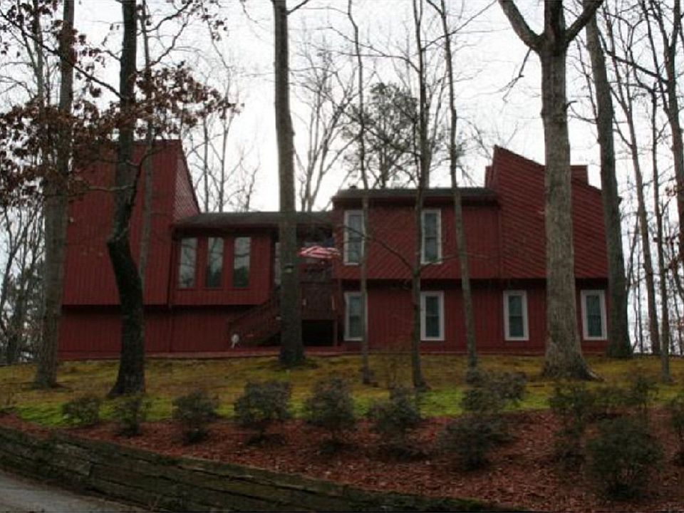 1044 Rockcrest Drive