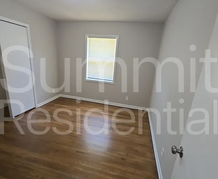 5210 Steuben Dr — Photo 14