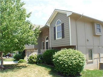 5th image of 508 NE Wood Ct
