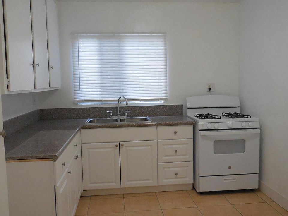 1st image of 437 Walnut Ave #3