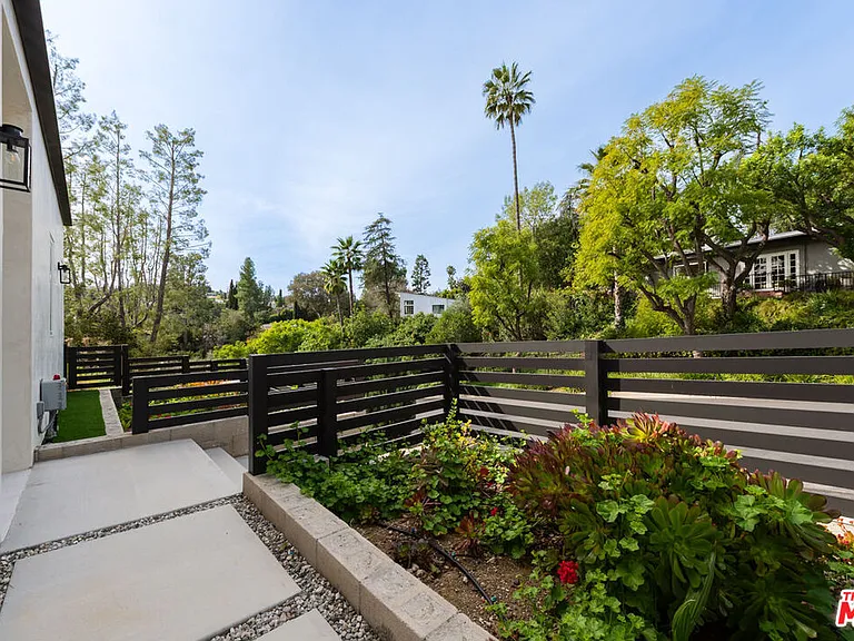 4724 N El Caballero Dr — Photo 3