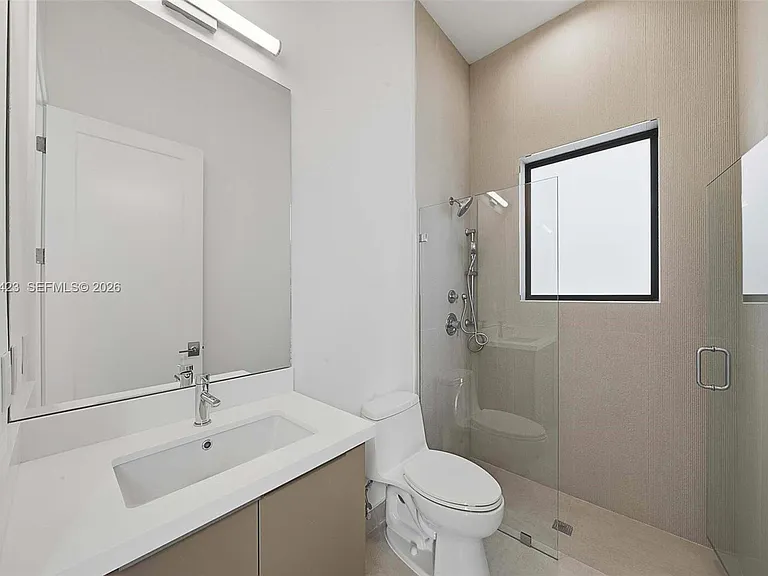 5718 Ashwood Cir W — Photo 22