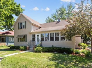 938 N Sawyer St, Oshkosh, WI 54902