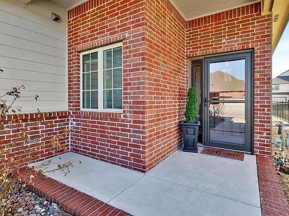 3rd image of 818 McCloud Cir Unit 302
