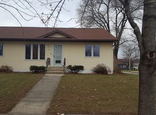 401 E Grant St, Houston, MN 55943