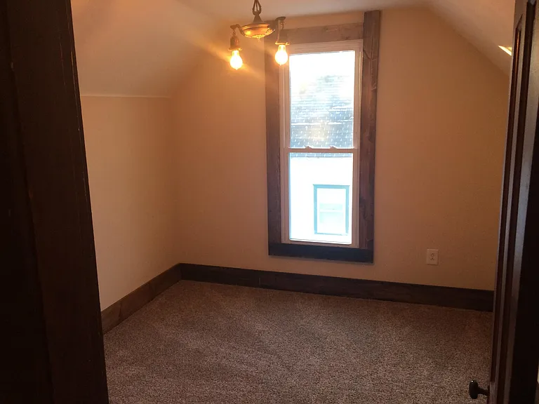 smallest upstairs bedroom