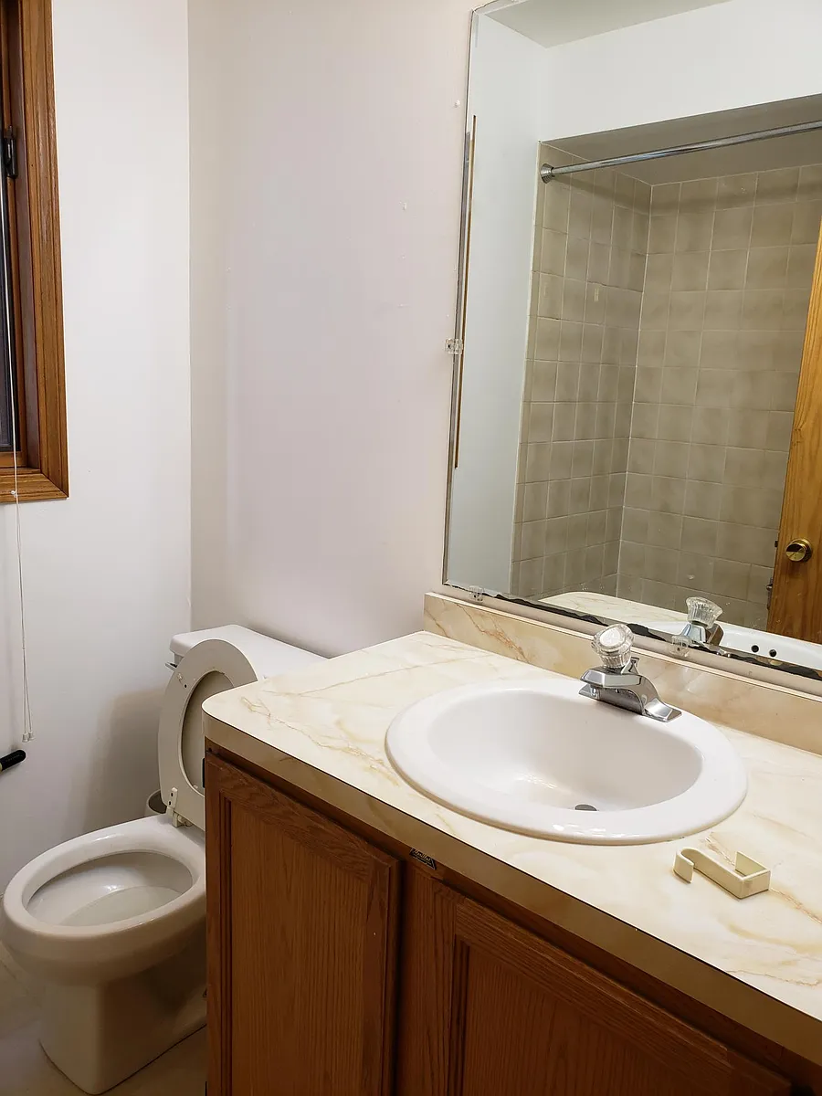 Building Photo - 931 W 35th St #1