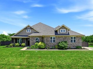 5013 Diamond Dr, Sanger, TX 76266
