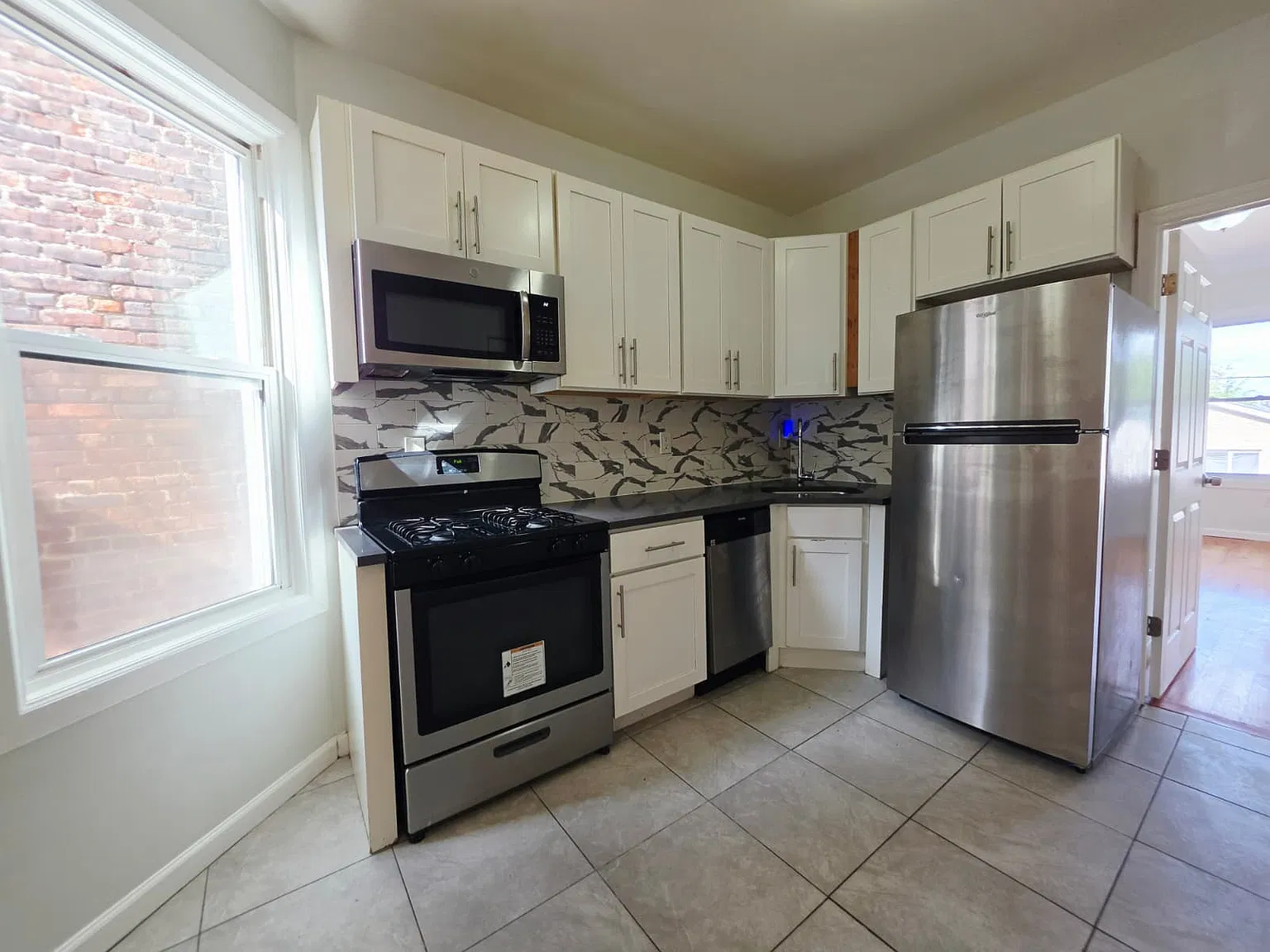 2 bed, 800 sqft, $1,995 — Photo 1
