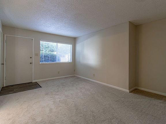 3rd image of 1818 H St APT 6