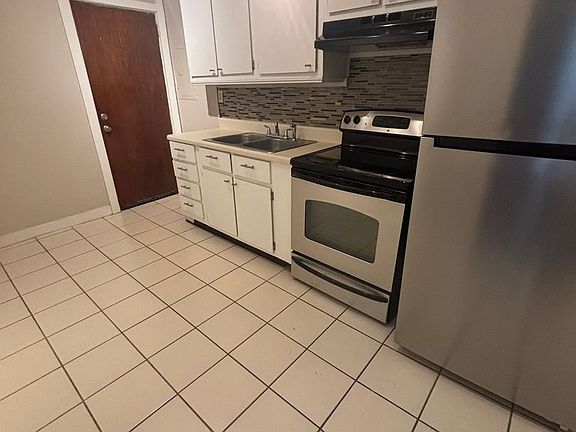 4th image of 2752-3 Herschel St