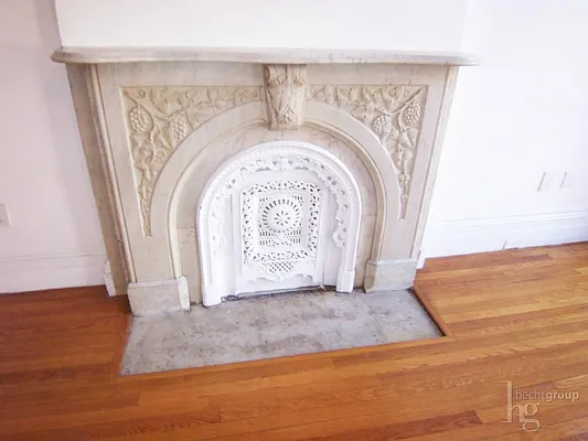 Rented by Hecht Group | media 80