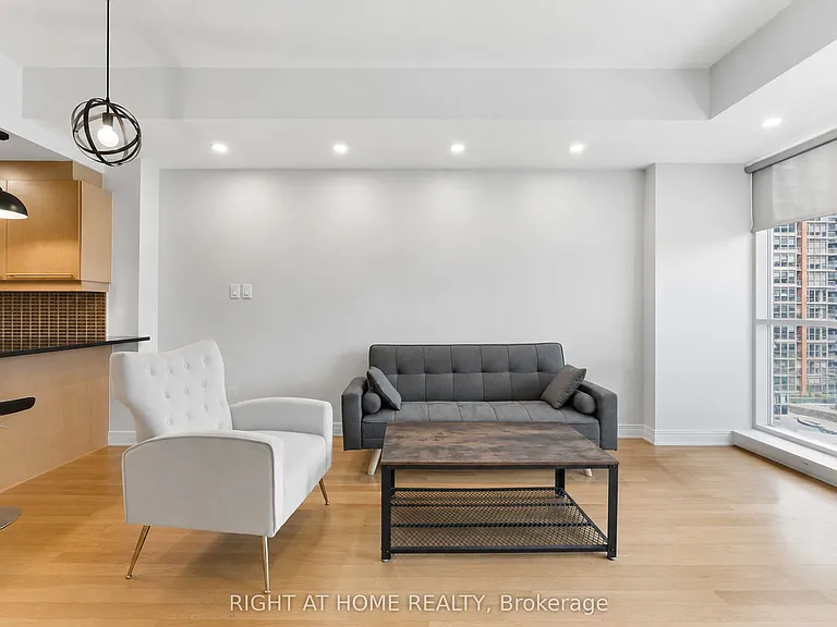 134 York St #1009 — Photo 7