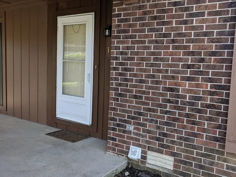 160 Los Ranchos Dr — Photo 2