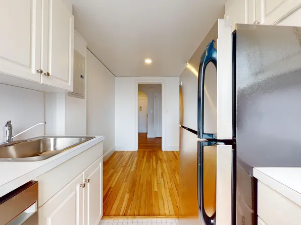 1 Christopher Street image 14 of 22