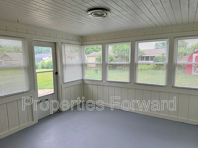 4330 Ashgrove Dr — Photo 2