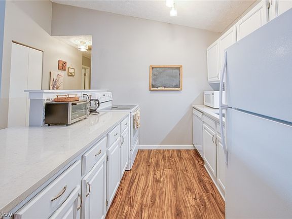 5th image of 35371 Greenwich Ave