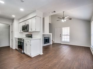 113 Peachtree Ct, Kennedale, TX 76060