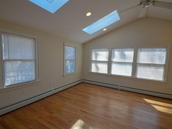 5th image of 0 Asbury St