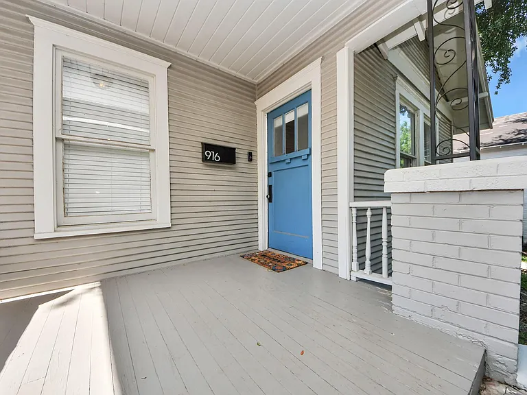 916 W Cottage St — Photo 7