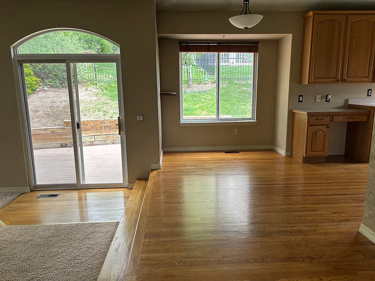 Kitchen dining
