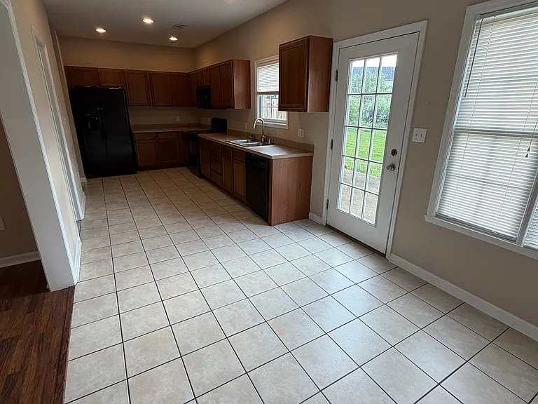 875 Melanie Ln #875 — Photo 9