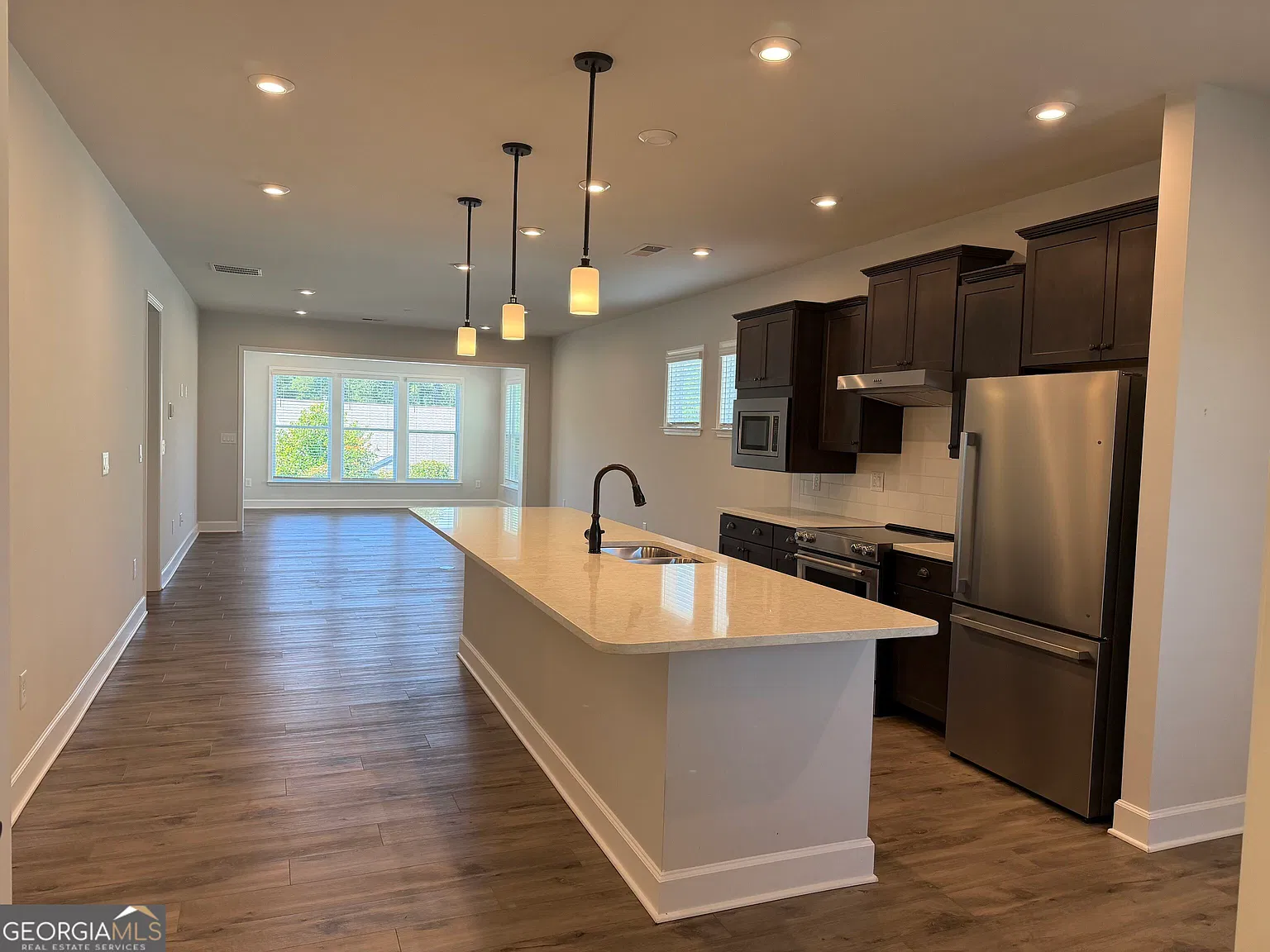 2 bed, 2.0 bath, 1722 sqft, $2,400 — Photo 3