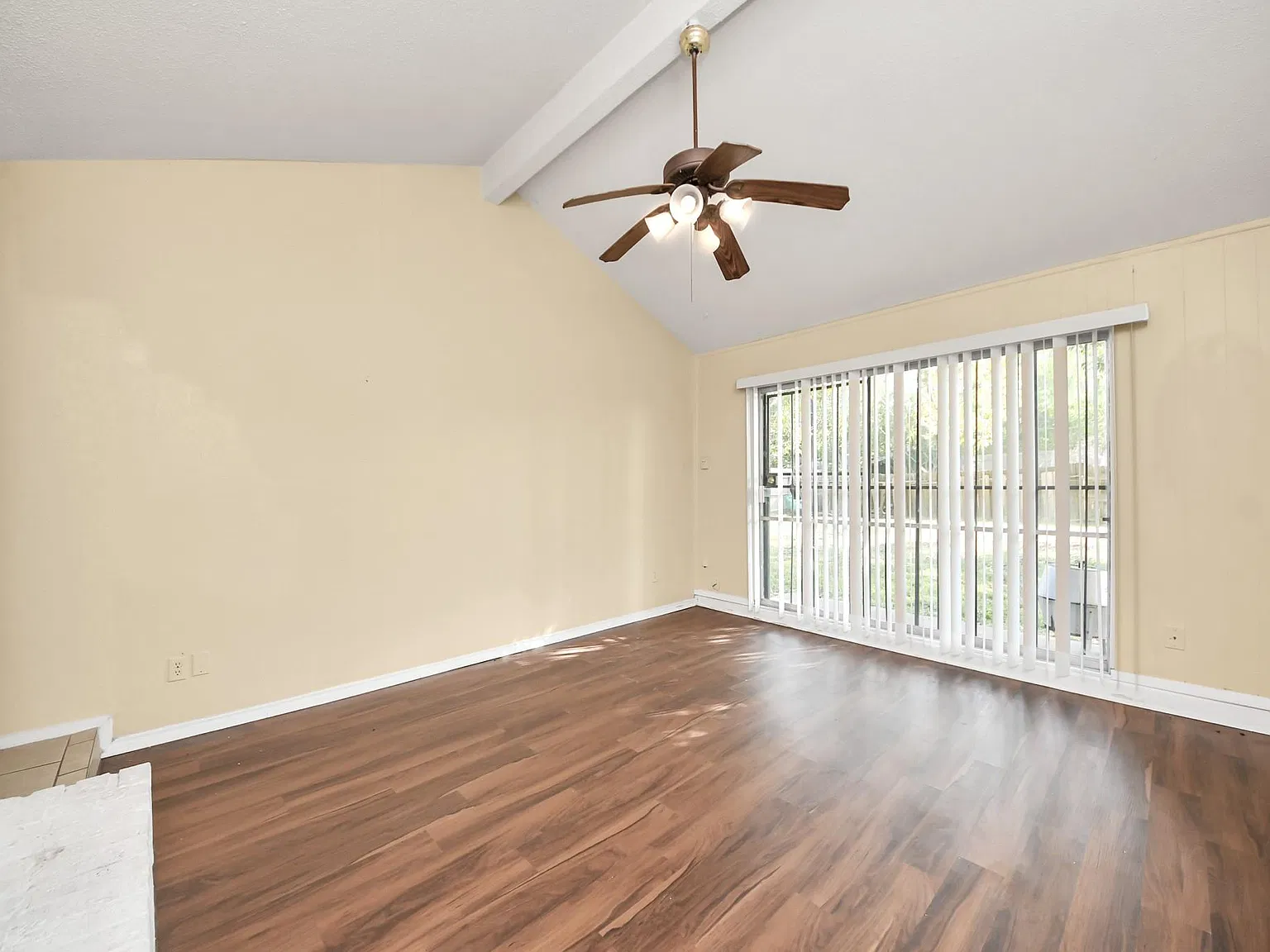 3 bed, 2.0 bath, 1337 sqft, $1,700 — Photo 4