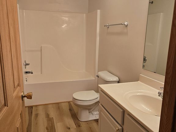 3rd image of 1204 W Missouri St