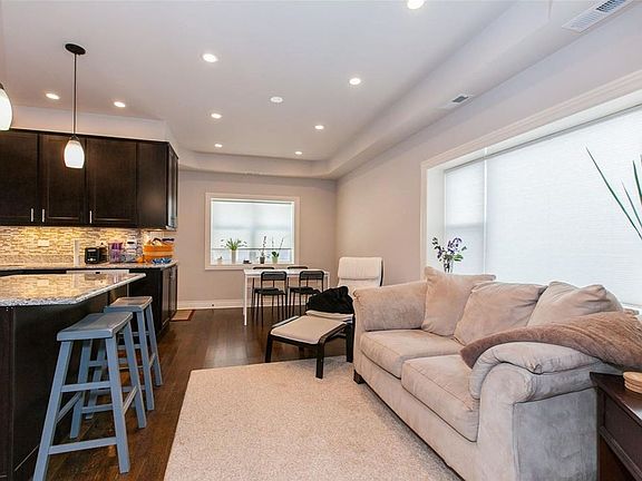 2nd image of 4208 N Sacramento Ave #1FF