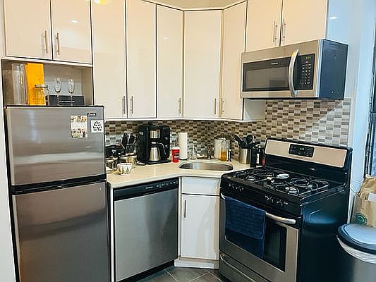 3rd image of 606 9th Ave #4