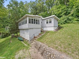 9775 F Ave, Wapello, IA 52653