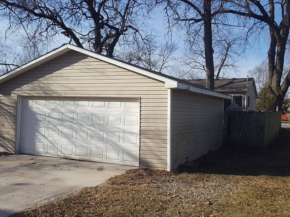 2nd image of 309 2nd St