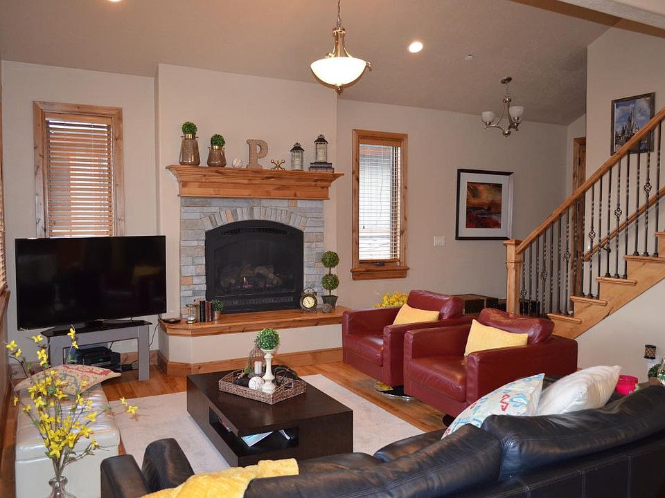 1st image of 1246 W Stillwater Dr
