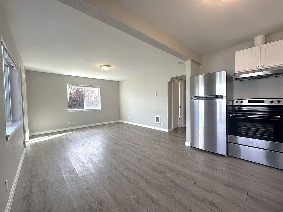 1st image of 4849 Yakima Ave #3