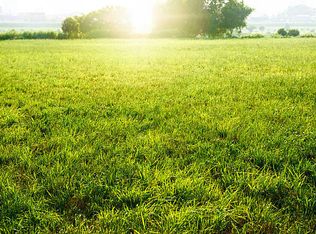 102 N Oakleaf Dr, Addison, IL 60101