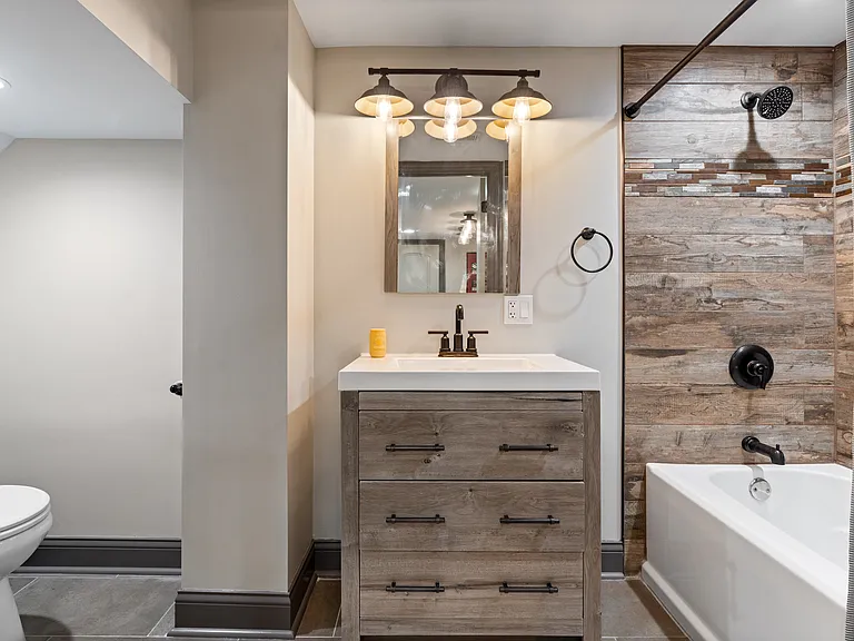 3234 N Newcastle Ave — Photo 34
