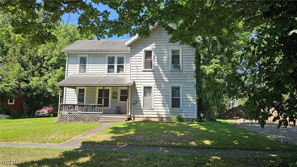 106 Maple Ave photo 1