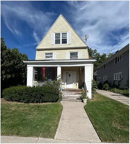 1575 Wealthy St SE #4 Photo 1