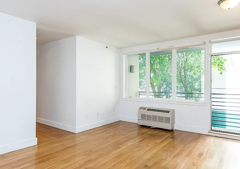 387 Franklin Ave #303 — Photo 3