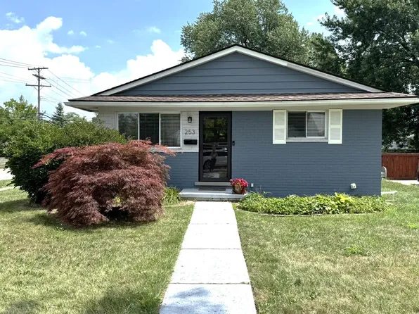 253 S Webik Ave, Clawson, MI 48017