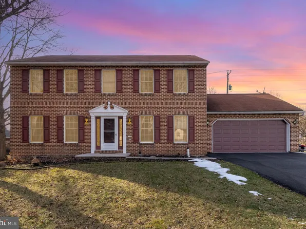 11 Wayside Ct, Dillsburg, PA 17019