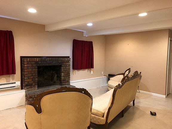 3rd image of 3472 Richmond Ave #1