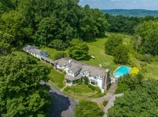 5 Travis Hill Rd, Hampton, NJ 08827