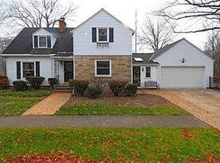 832 Wagar Rd, Rocky River, OH 44116