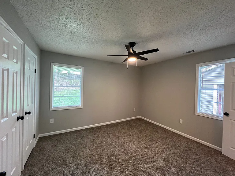 3707 Vanderwood Dr — Photo 12