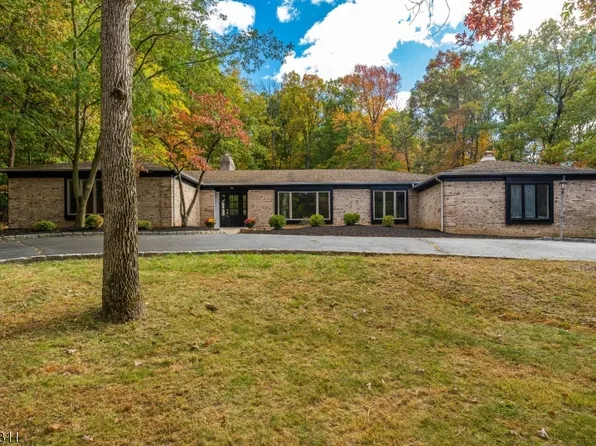 60 Glen Eagle Dr, Watchung Boro, NJ 07069