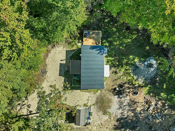 2nd image of 10 Moody Pond Road