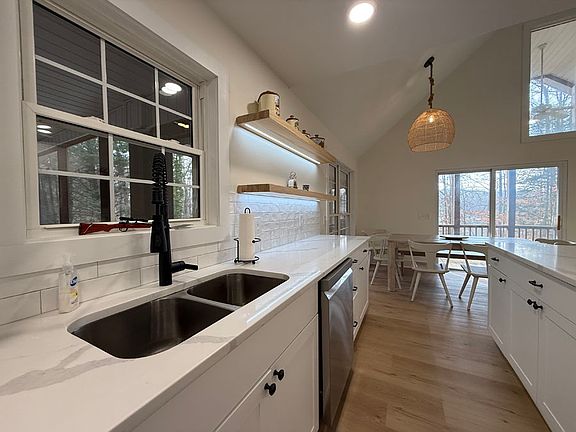 4th image of 574 Knottywood Dr